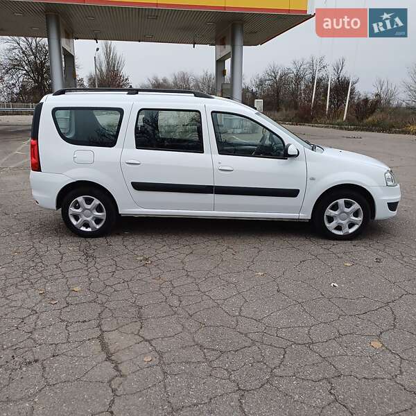 Универсал Dacia Logan MCV 2009 в Марганце