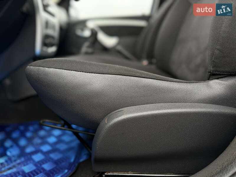 Універсал Dacia Logan MCV 2010 в Володимирі