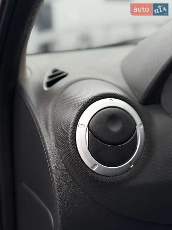 Універсал Dacia Logan MCV 2010 в Володимирі