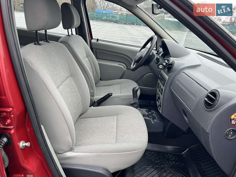 Універсал Dacia Logan MCV 2012 в Вінниці