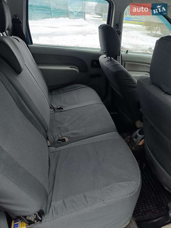 Универсал Dacia Logan MCV 2010 в Дергачах фото 8 Универсал Dacia Logan MCV 2010 в Дергачах