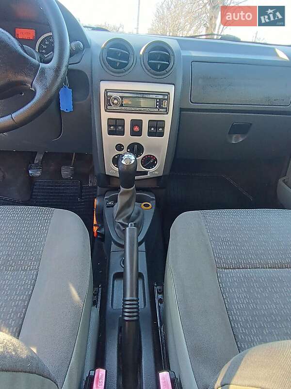 Универсал Dacia Logan MCV 2008 в Новомиргороде