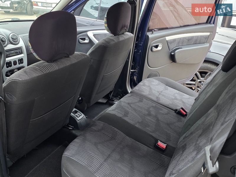 Седан Dacia Logan MCV 2010 в Ивано-Франковске