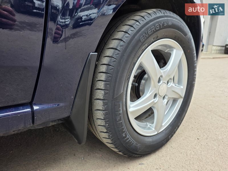 Седан Dacia Logan MCV 2010 в Ивано-Франковске