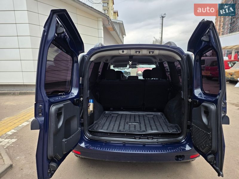 Седан Dacia Logan MCV 2010 в Ивано-Франковске