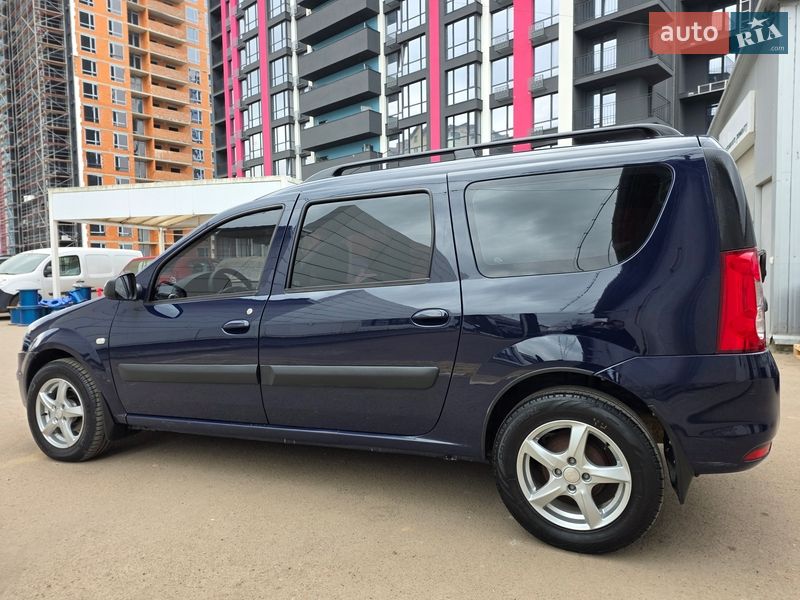 Седан Dacia Logan MCV 2010 в Ивано-Франковске