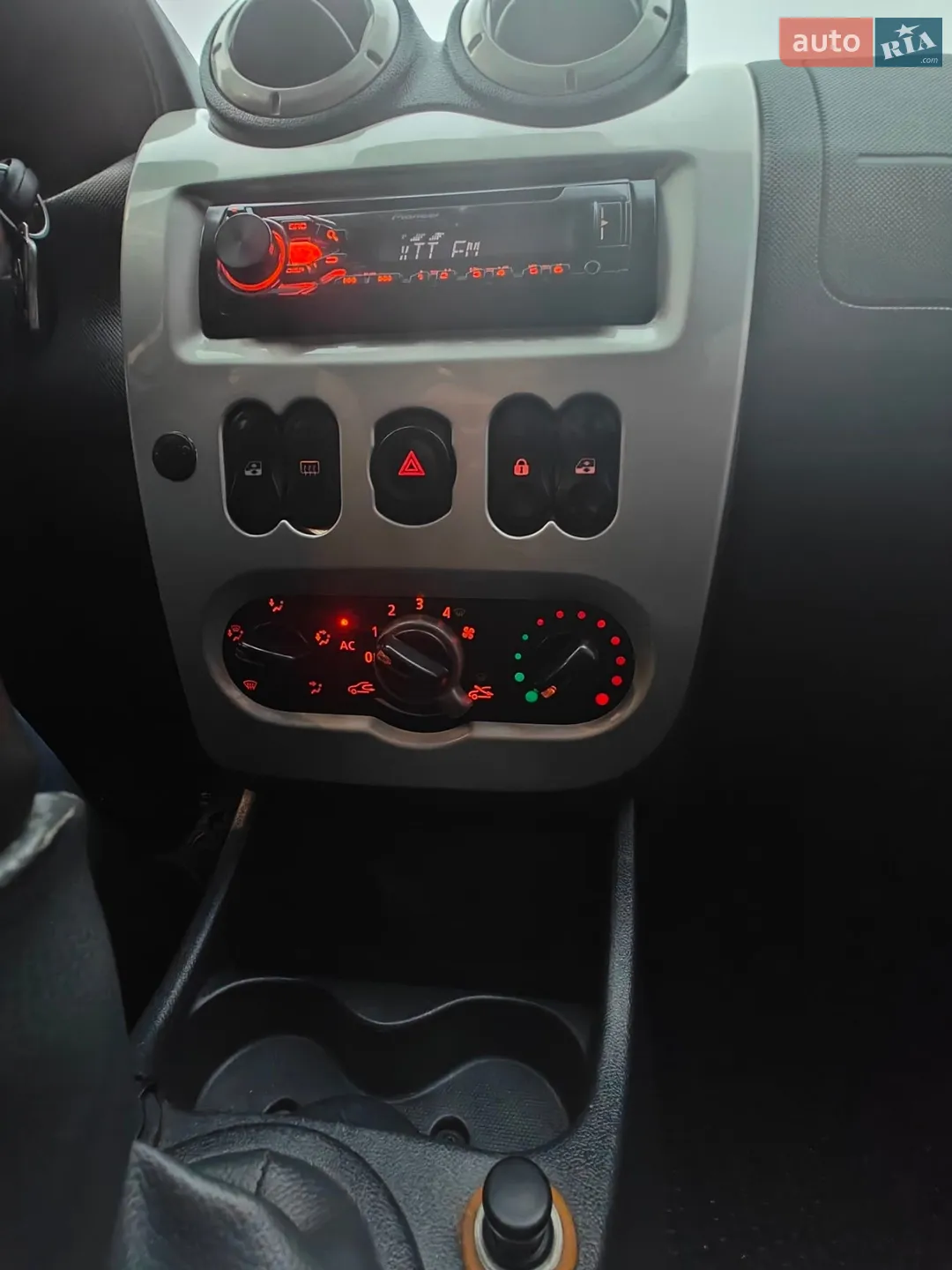 2011 Dacia Logan - мініатюра 25
