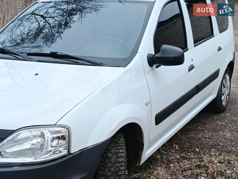 Универсал Dacia Logan MCV 2011 в Чернигове