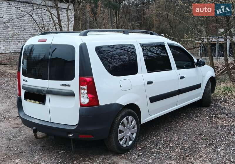 Универсал Dacia Logan MCV 2011 в Чернигове