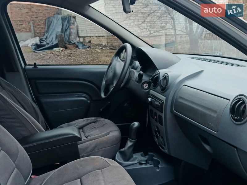 Универсал Dacia Logan MCV 2011 в Чернигове