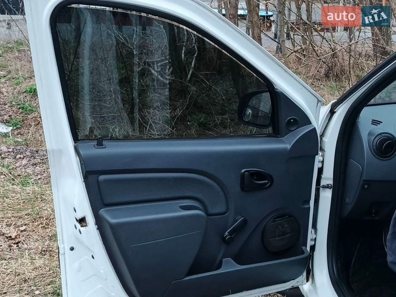 Универсал Dacia Logan MCV 2011 в Чернигове