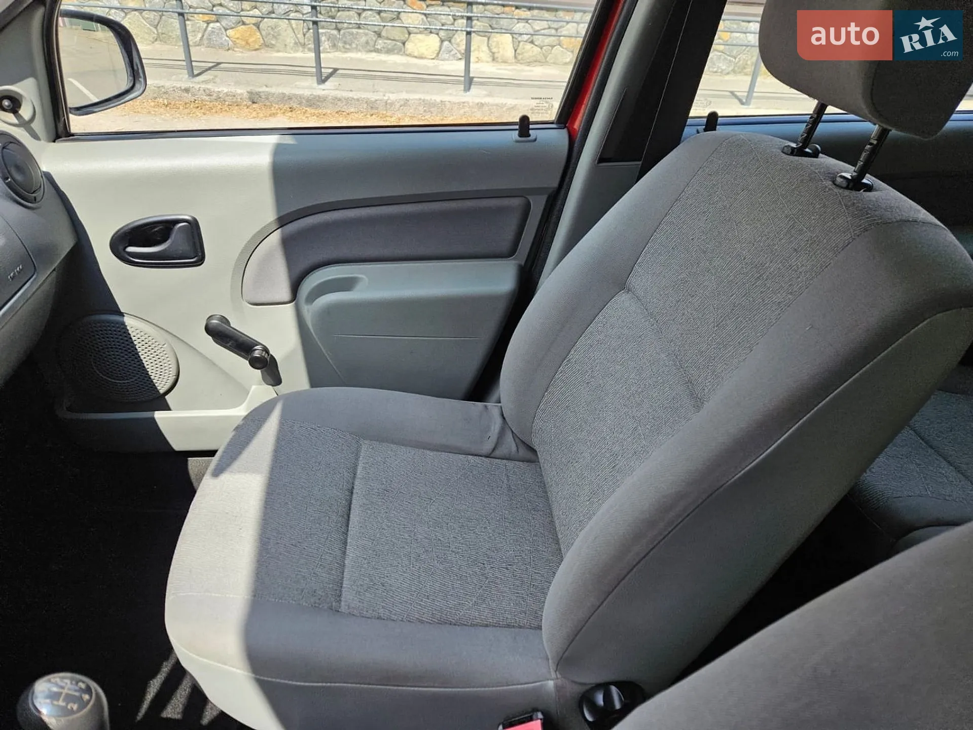 2011 Dacia Logan - мініатюра 12