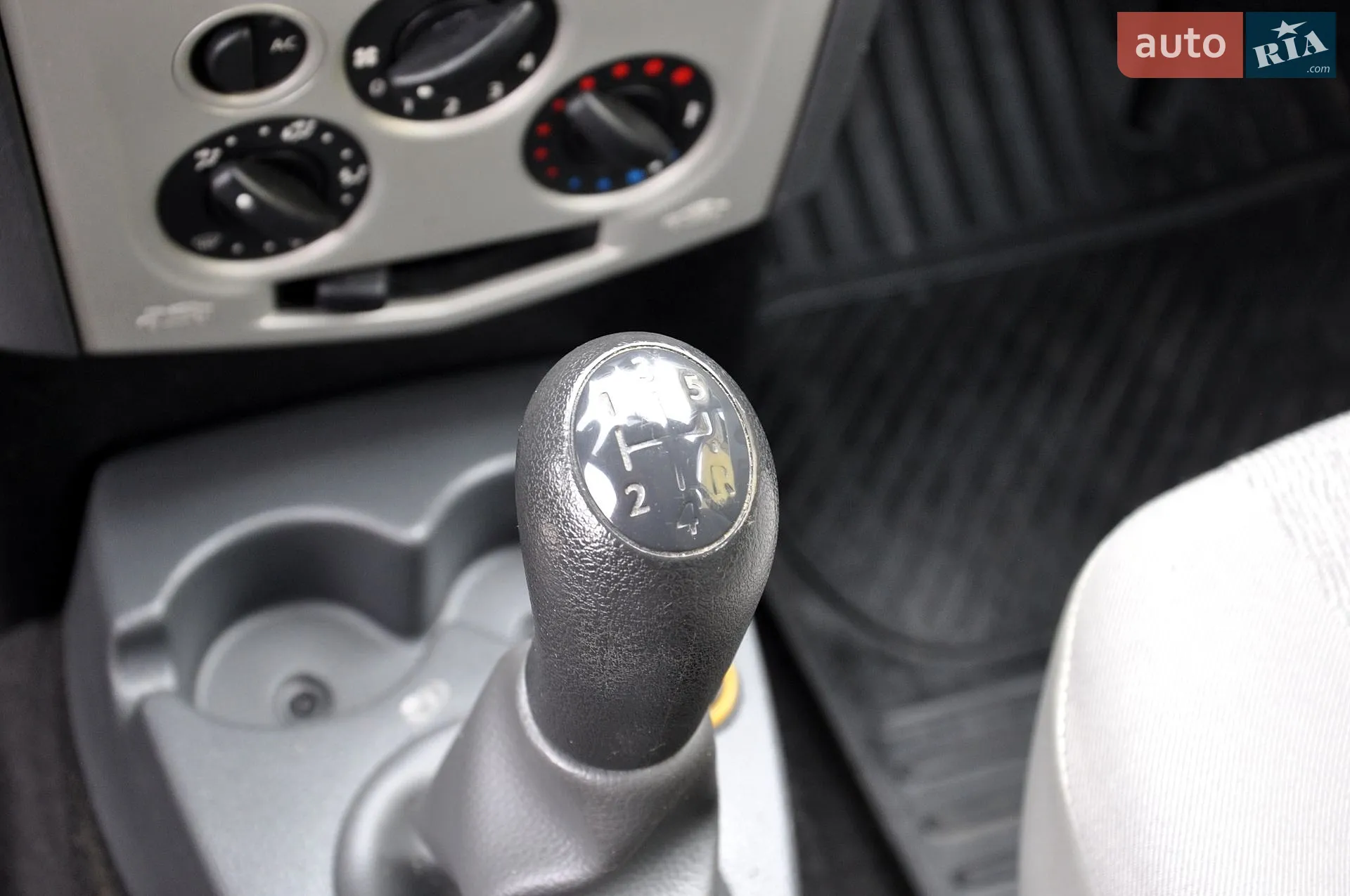 2010 Dacia Logan - мініатюра 29