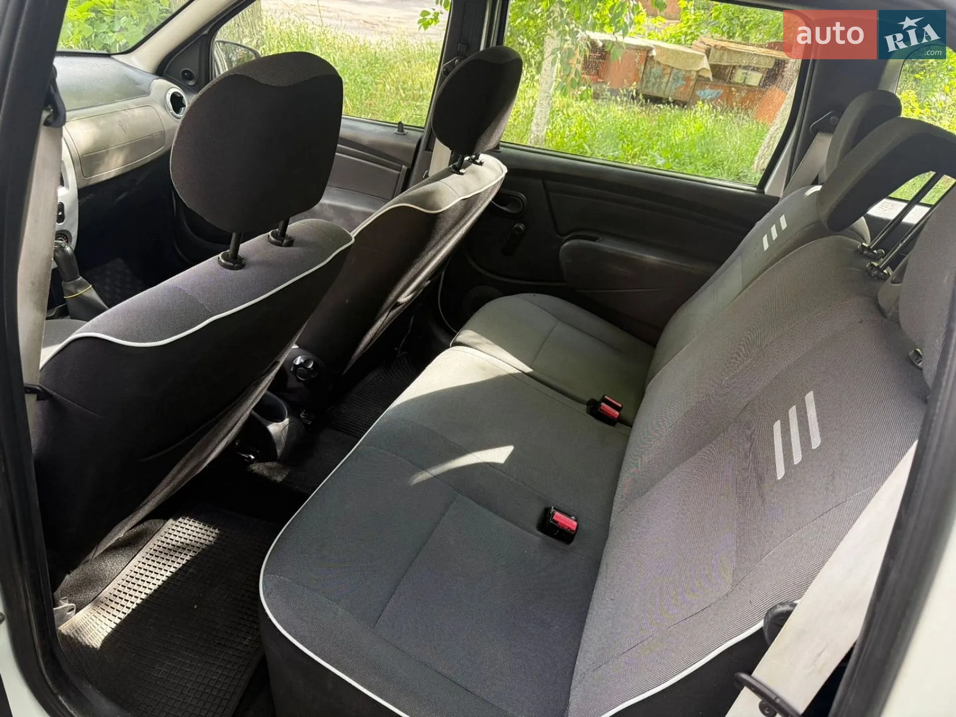 2012 Dacia Logan - мініатюра 12