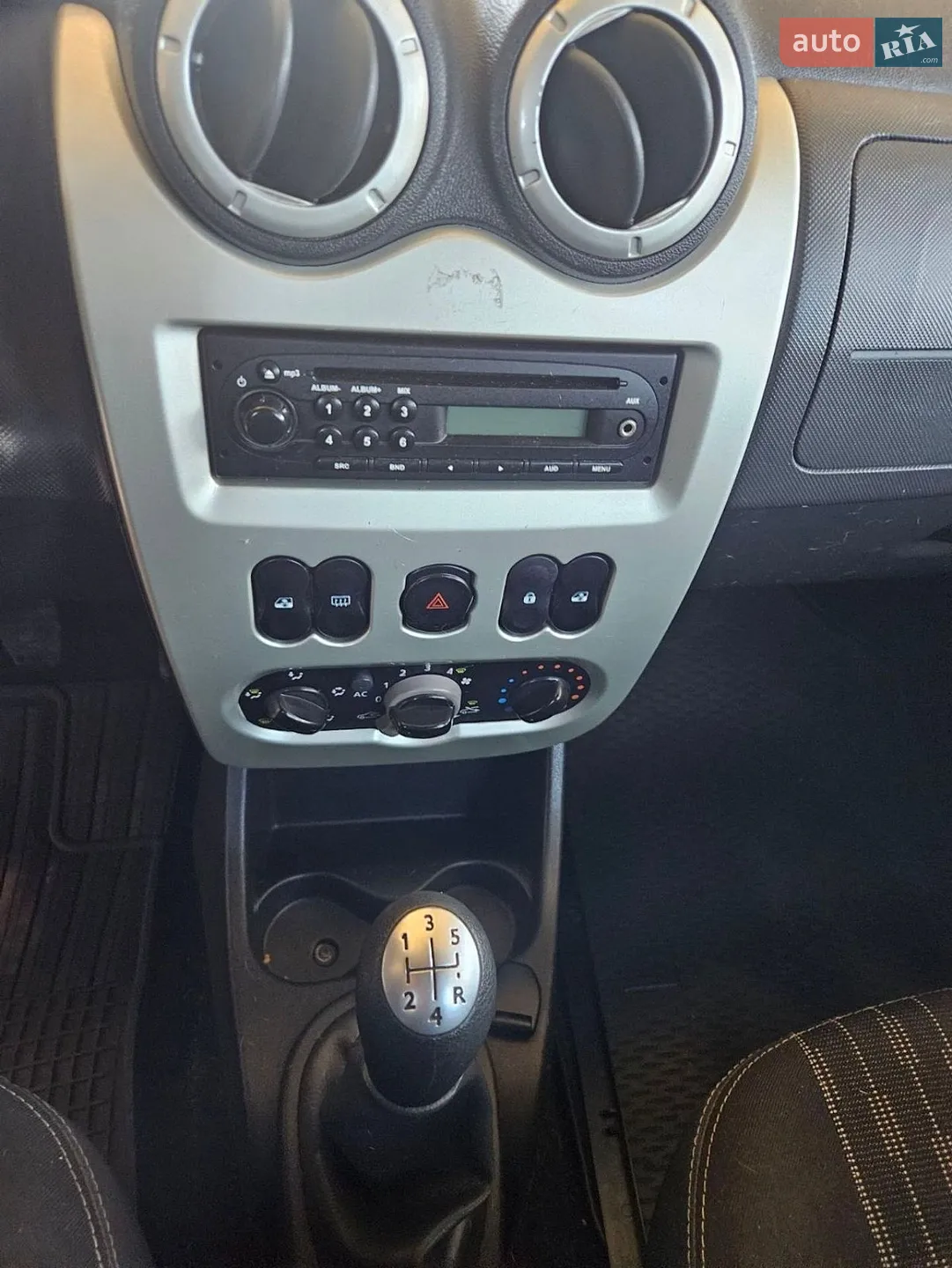 2012 Dacia Logan - мініатюра 6