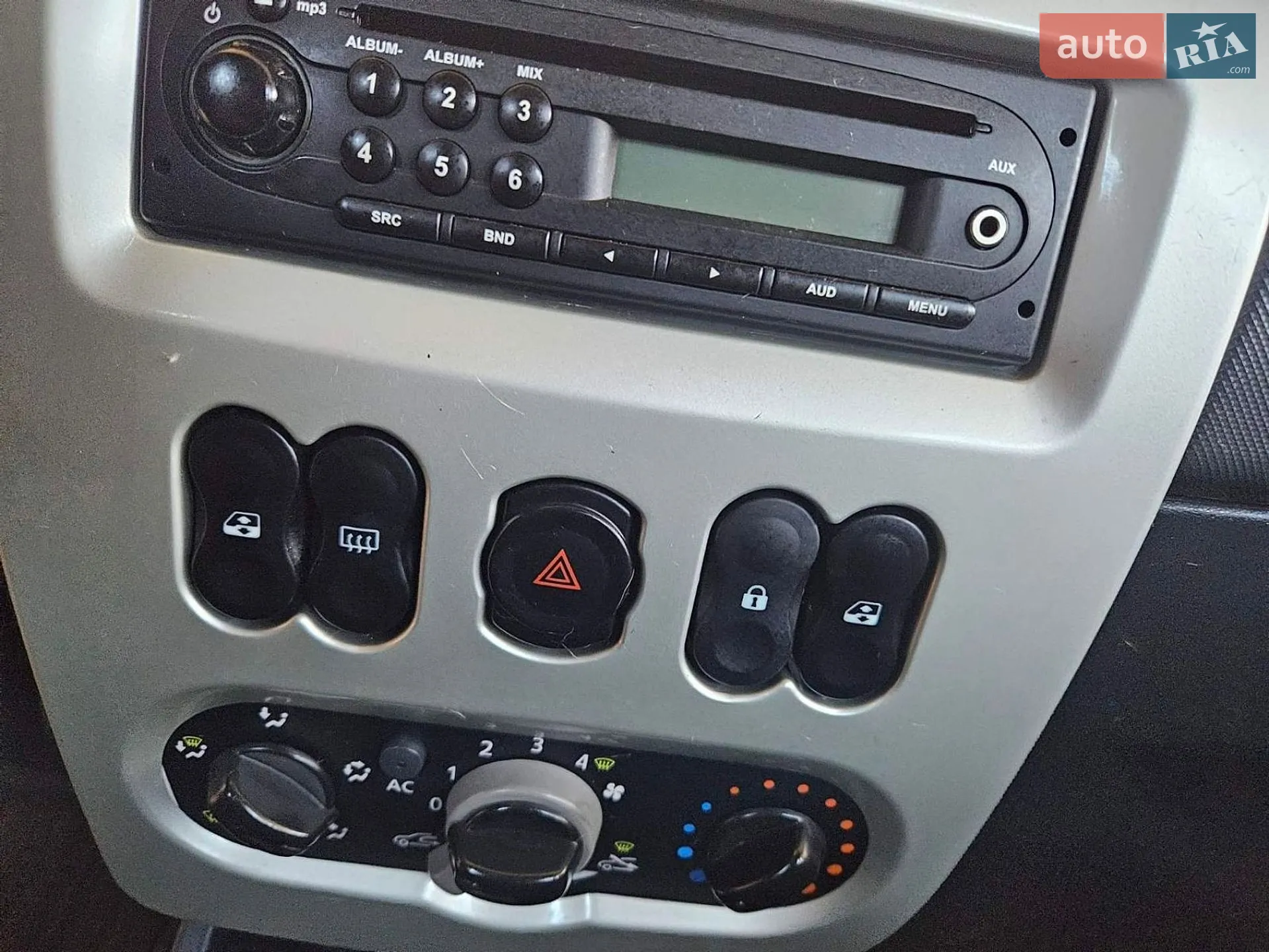 2012 Dacia Logan - мініатюра 14
