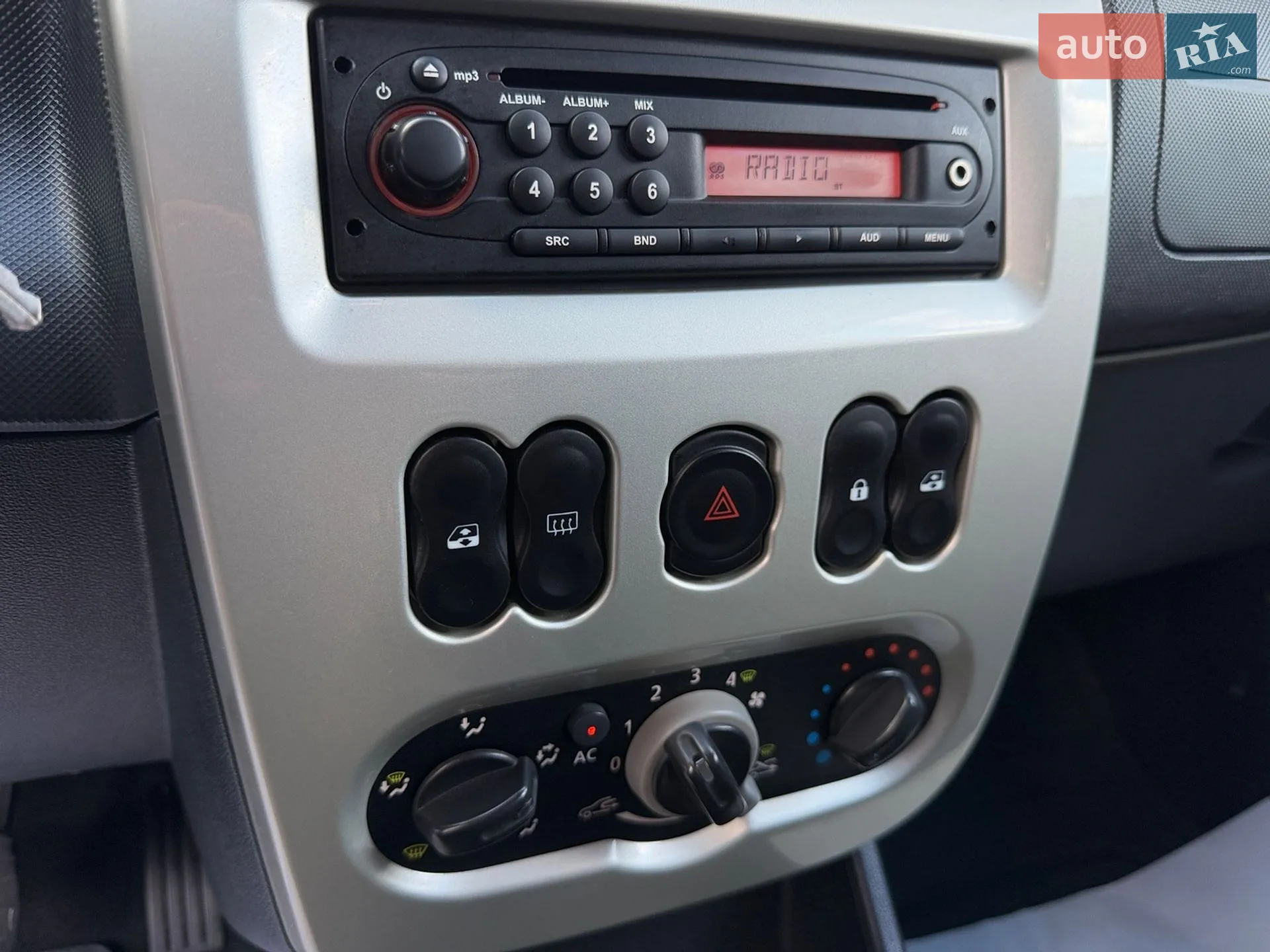 2012 Dacia Logan - мініатюра 68
