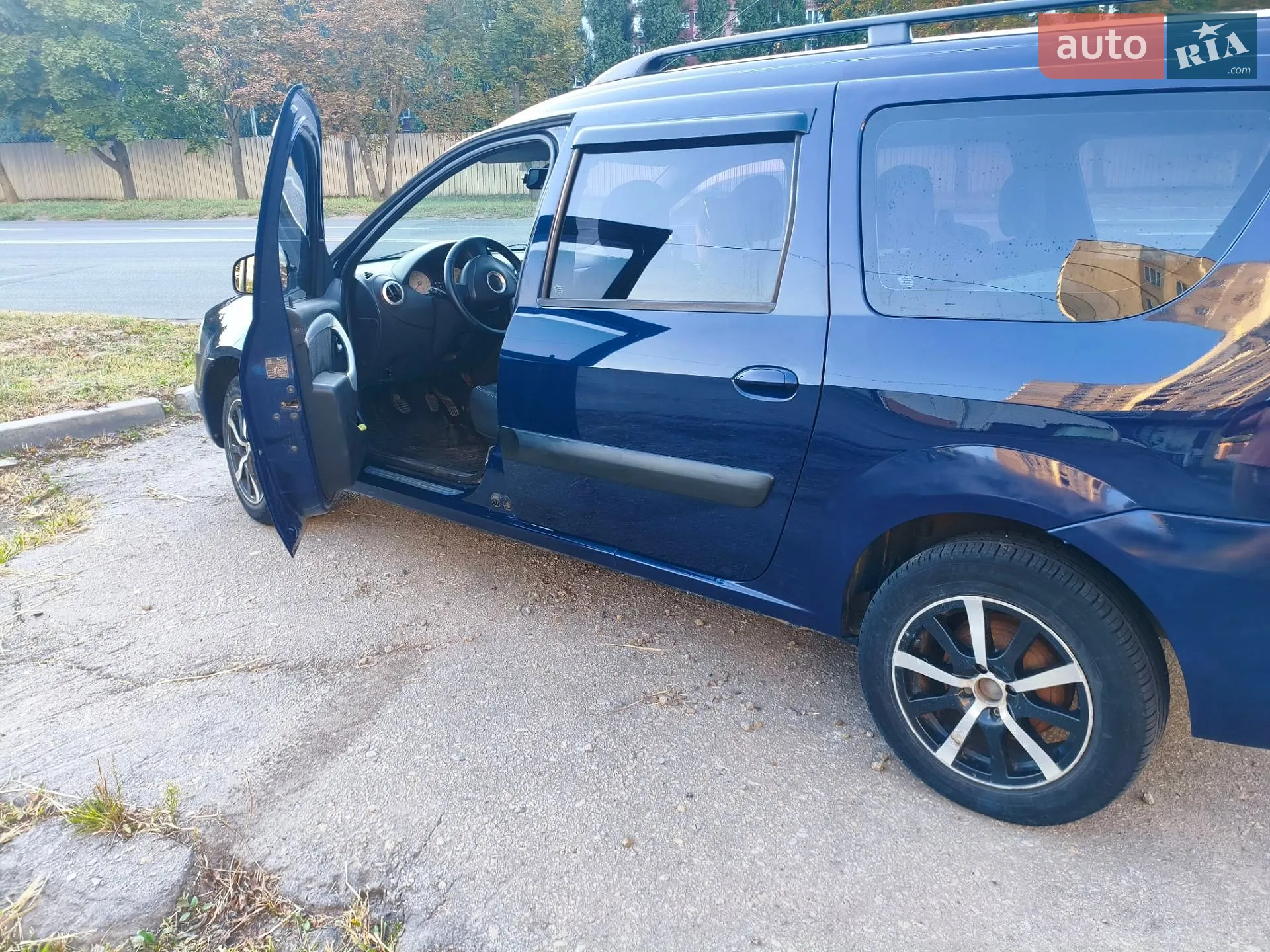 2010 Dacia Logan - мініатюра 3