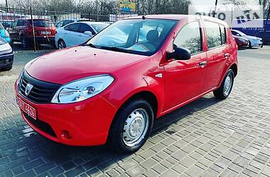 Хетчбек Dacia Logan 2010 в 
