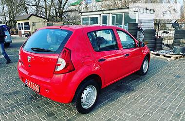 Хетчбек Dacia Logan 2010 в 