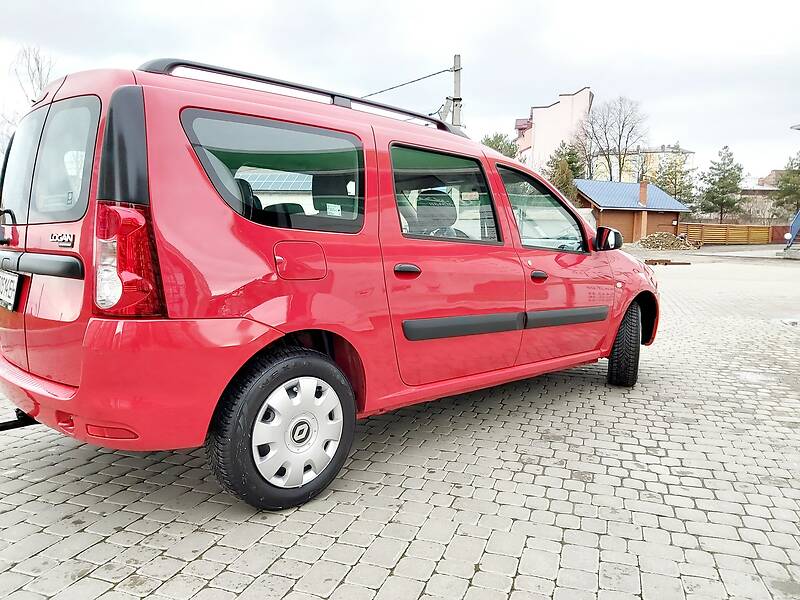Універсал Dacia Logan 2010 в Івано-Франківську