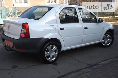 Седан Dacia Logan 2012 в 