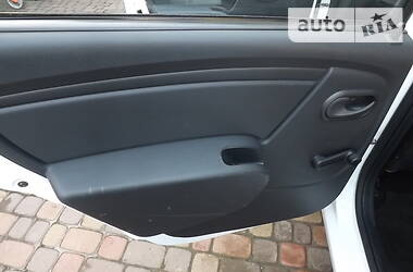 Седан Dacia Logan 2012 в 