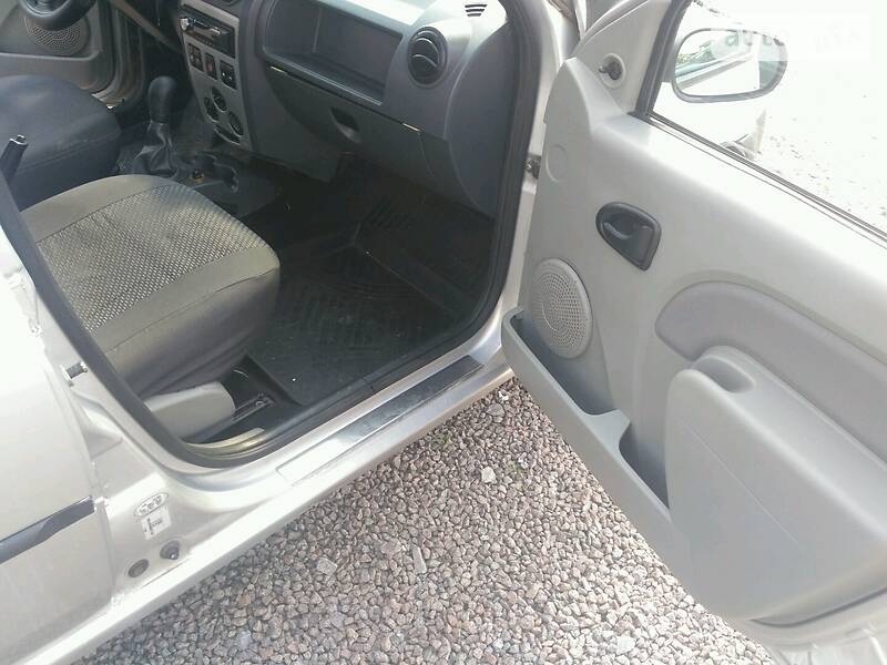 Седан Dacia Logan 2007 в Києві