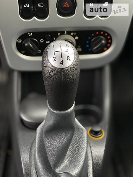 Универсал Dacia Logan 2009 в Дрогобыче