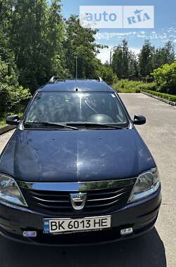 Седан Dacia Logan 2012 в 