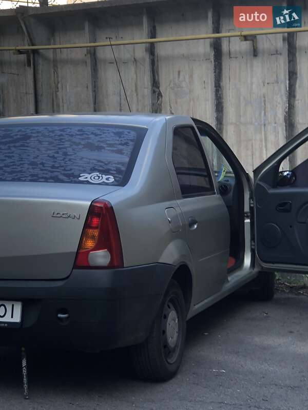 Седан Dacia Logan 2006 в Каменском фото 3 Седан Dacia Logan 2006 в Каменском