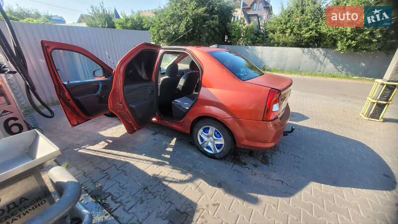 Седан Dacia Logan 2008 в Киеве