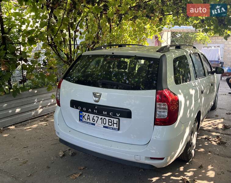 Седан Dacia Logan 2014 в Покрові