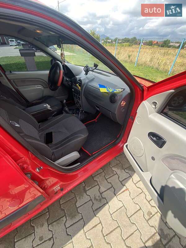 Седан Dacia Logan 2007 в Черновцах