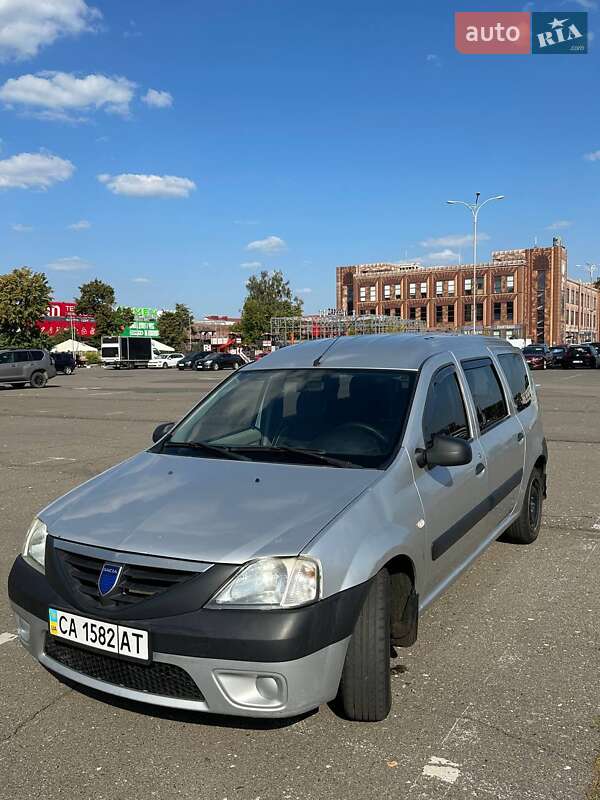 Седан Dacia Logan 2008 в Чорнобаї
