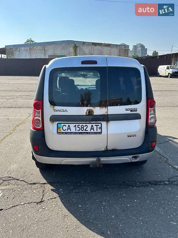 Седан Dacia Logan 2008 в Чорнобаї
