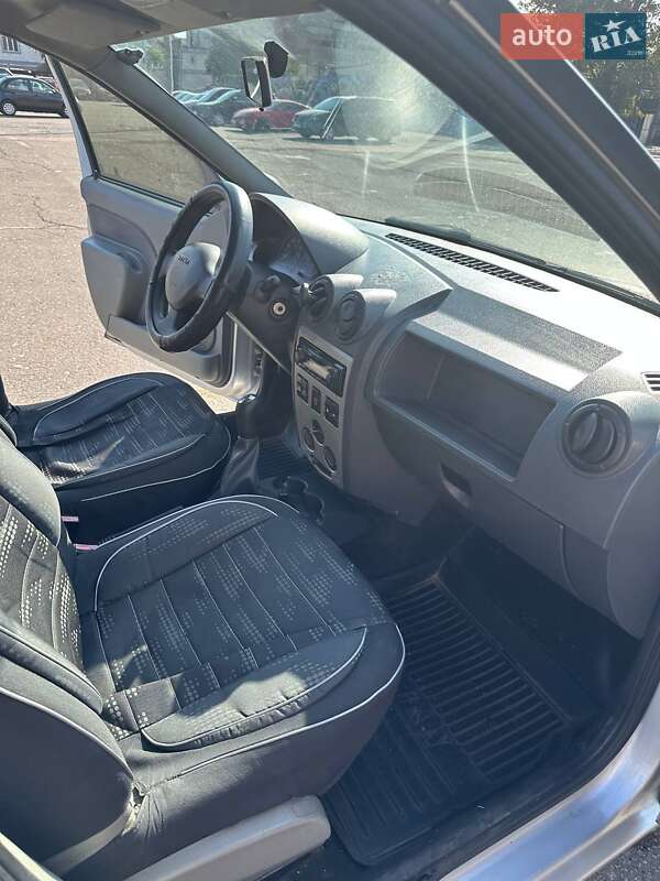 Седан Dacia Logan 2008 в Чорнобаї