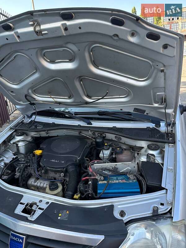 Седан Dacia Logan 2008 в Чорнобаї