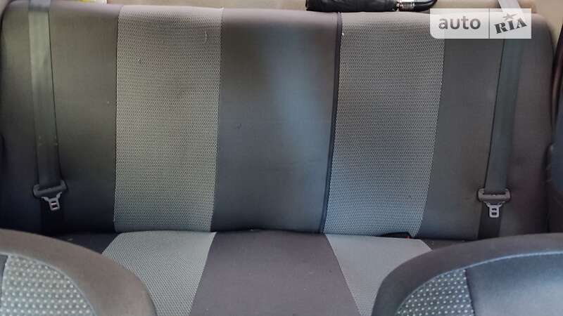 Седан Dacia Logan 2006 в Киеве