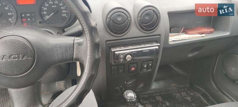 Седан Dacia Logan 2006 в Харкові