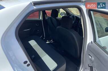 Седан Dacia Logan 2014 в Львове