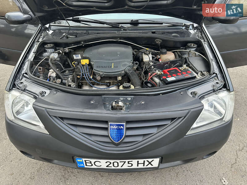 Седан Dacia Logan 2006 в Золочеве