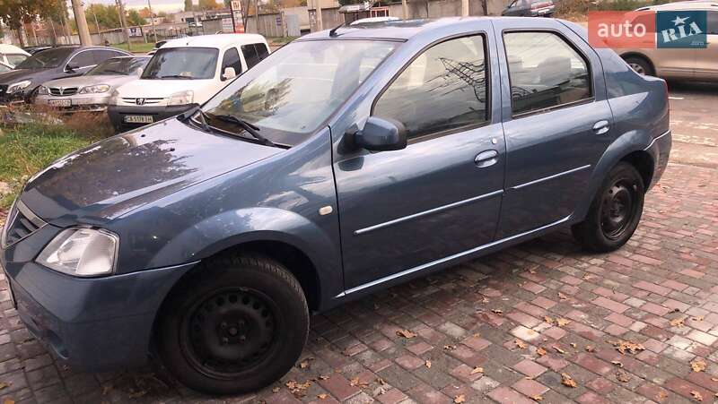 Седан Dacia Logan 2007 в Черкасах