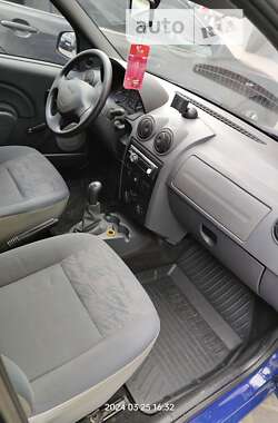 Седан Dacia Logan 2008 в Литине