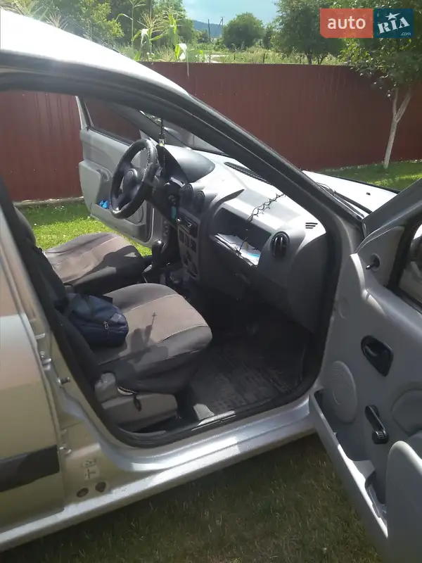 Седан Dacia Logan 2008 в 