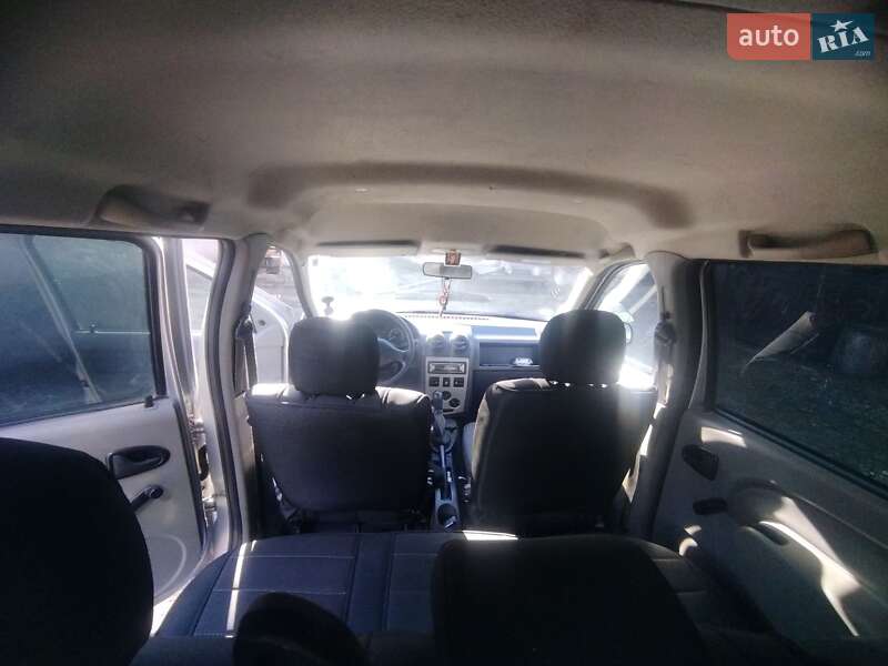 Седан Dacia Logan 2009 в Кременці