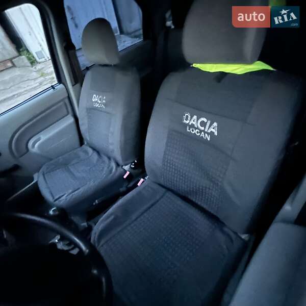 Седан Dacia Logan 2007 в Києві