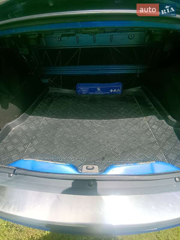 Седан Dacia Logan 2006 в Сваляві