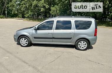 Седан Dacia Logan 2010 в Теплику