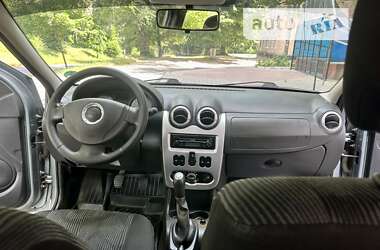 Седан Dacia Logan 2010 в Теплику